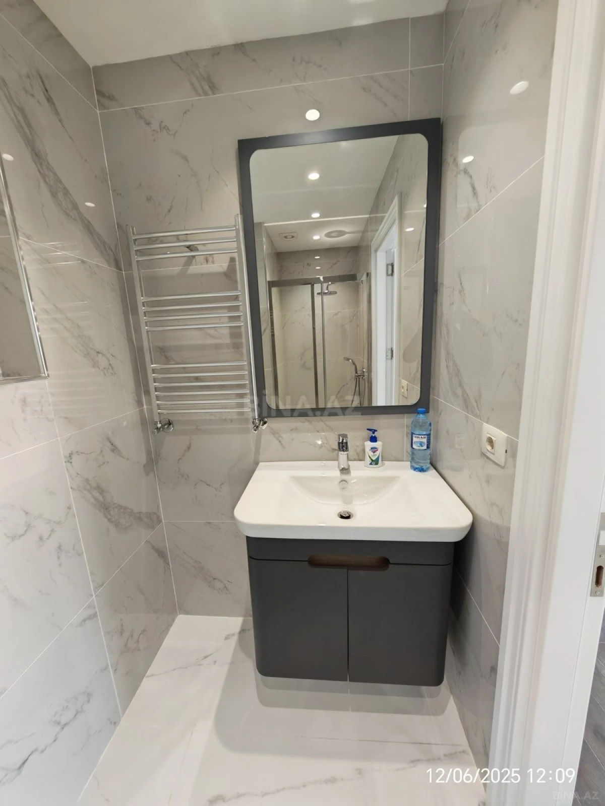 Satılır 3 otaqlı mənzil 110 m²