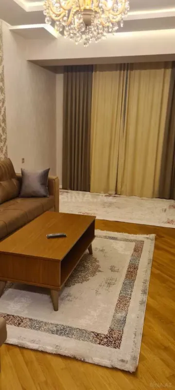 Kirayə verilir 2 otaqlı mənzil 80 m²
