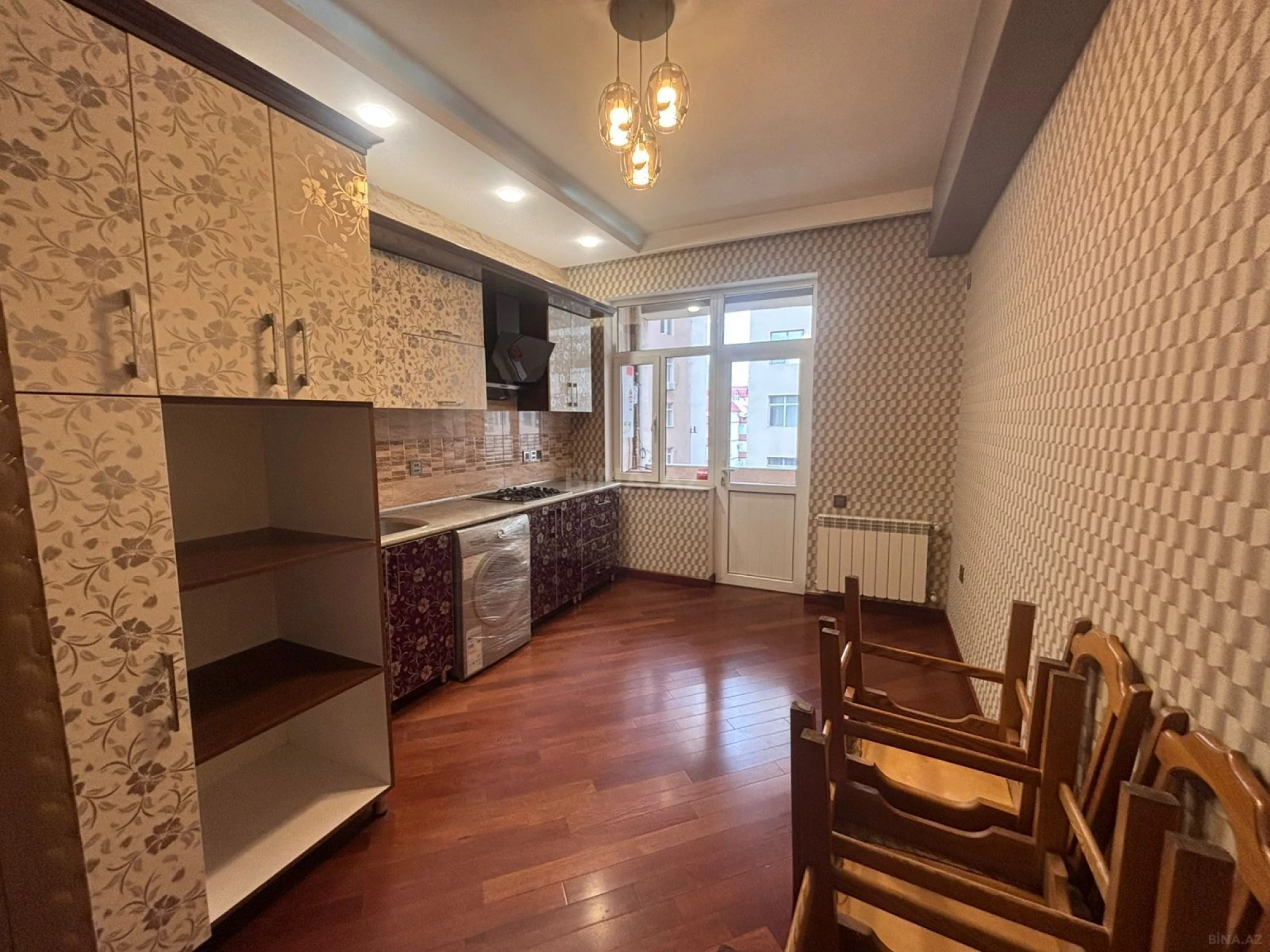 Satılır 3 otaqlı mənzil 120 m²