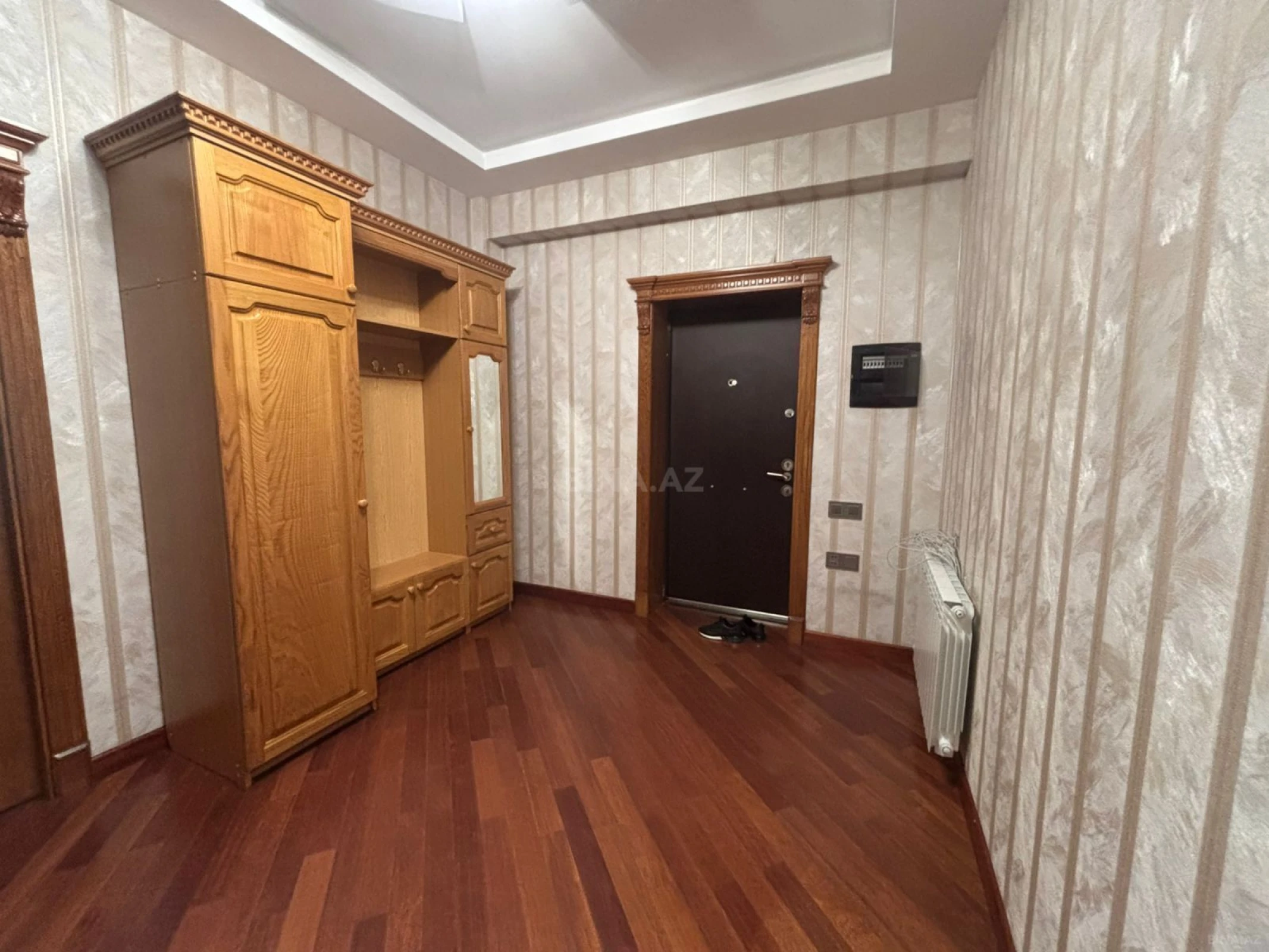 Satılır 3 otaqlı mənzil 120 m²