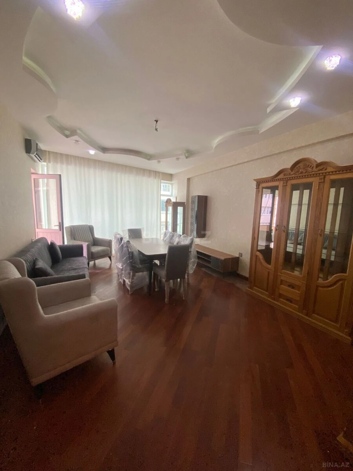 Satılır 3 otaqlı mənzil 120 m²