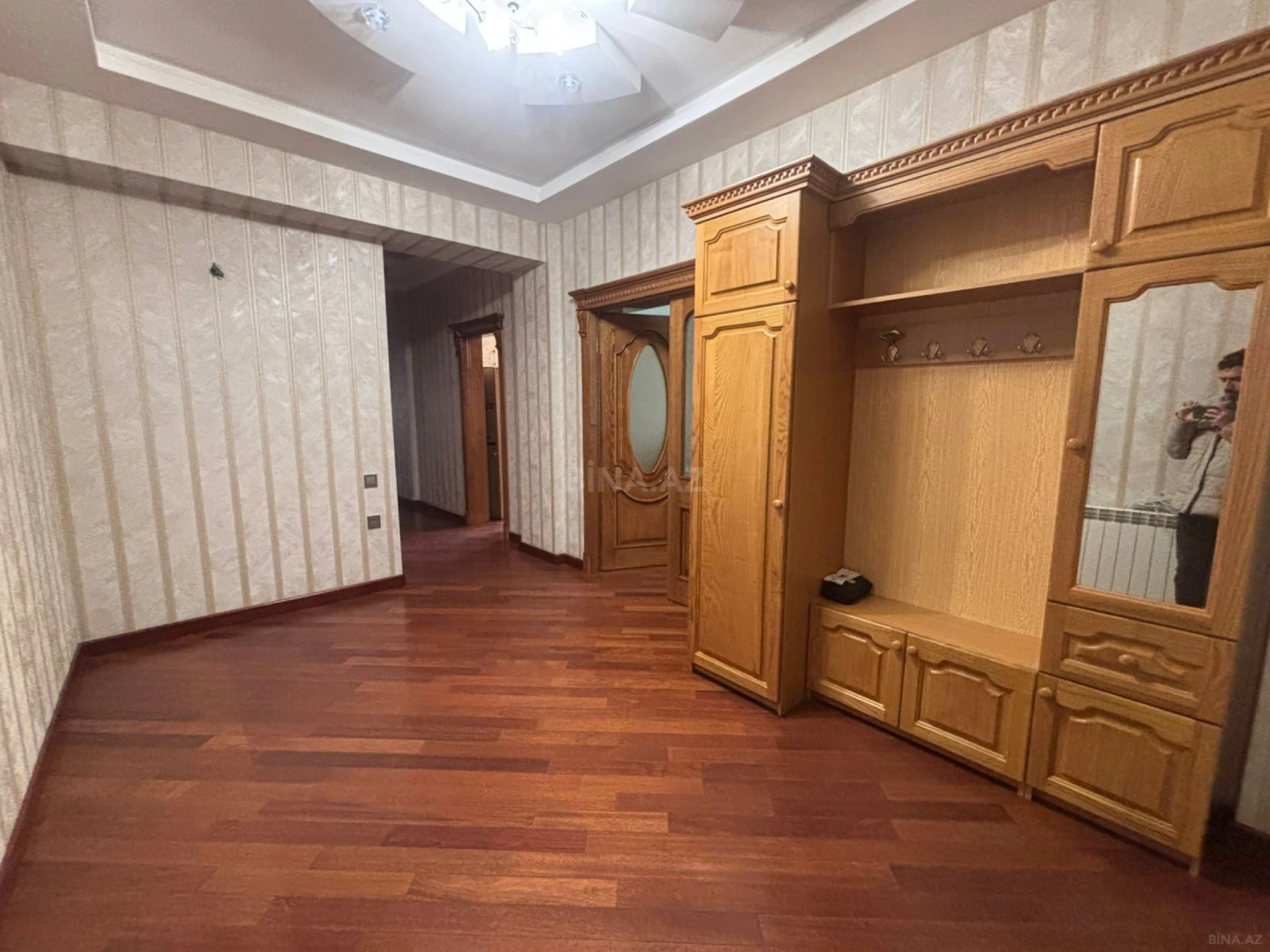 Satılır 3 otaqlı mənzil 120 m²
