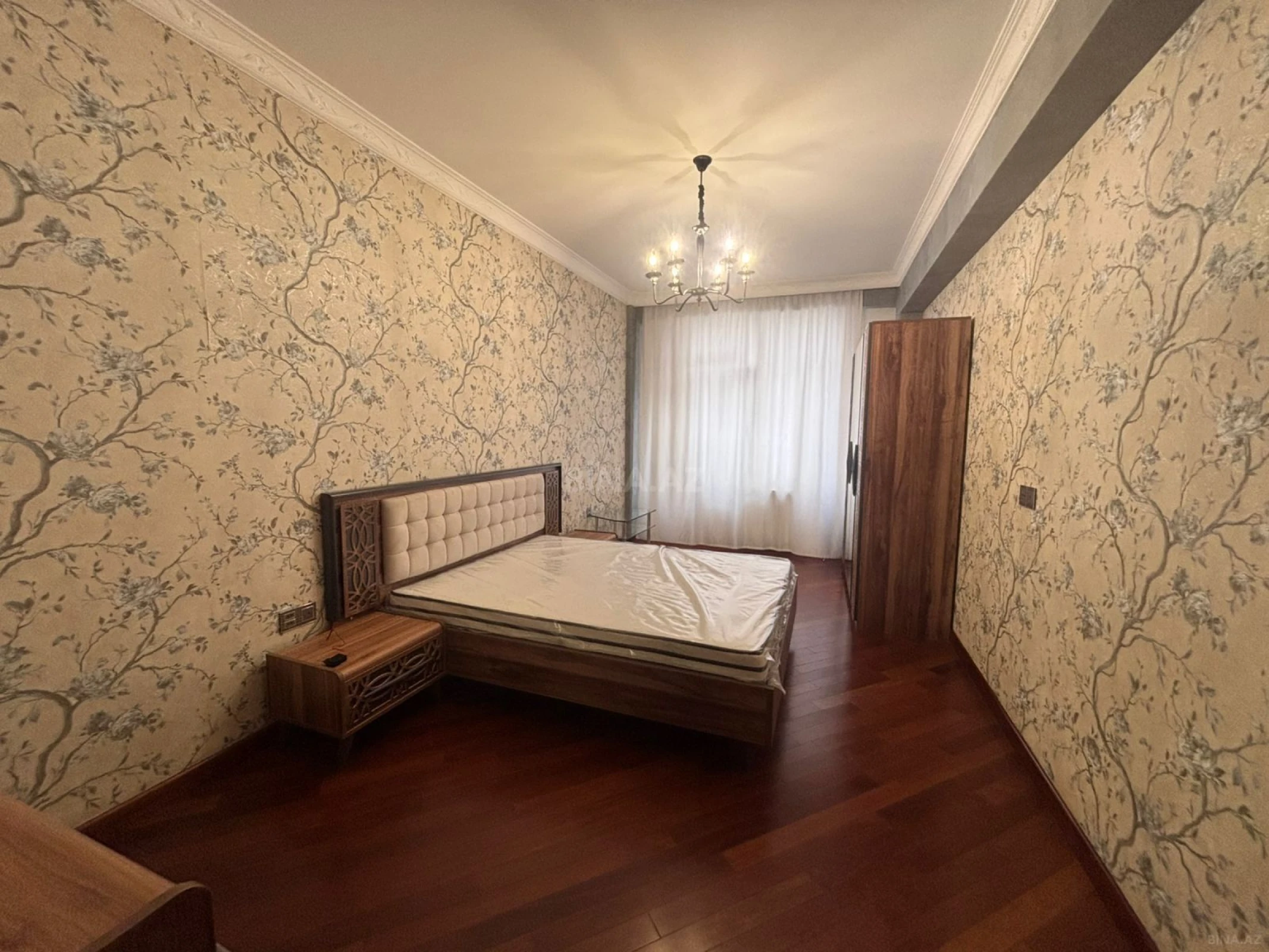 Satılır 3 otaqlı mənzil 120 m²