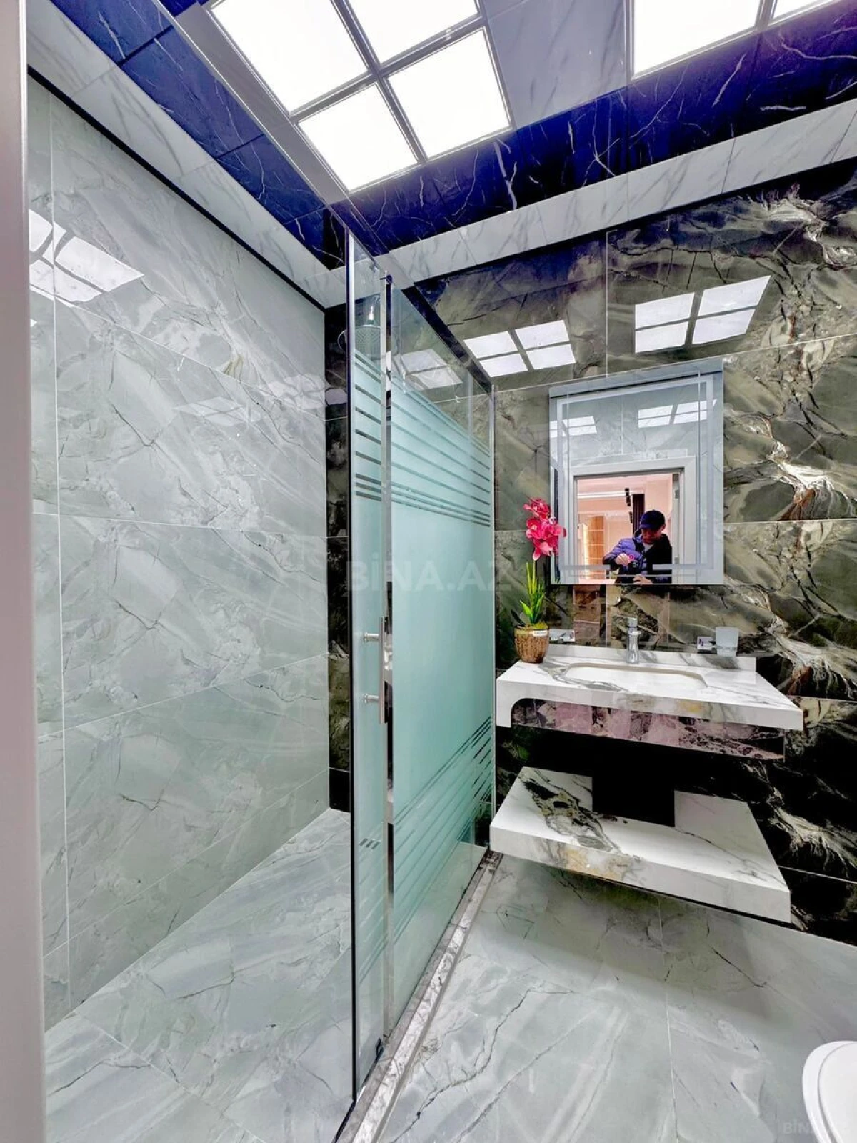 Satılır 2 otaqlı mənzil 85 m²