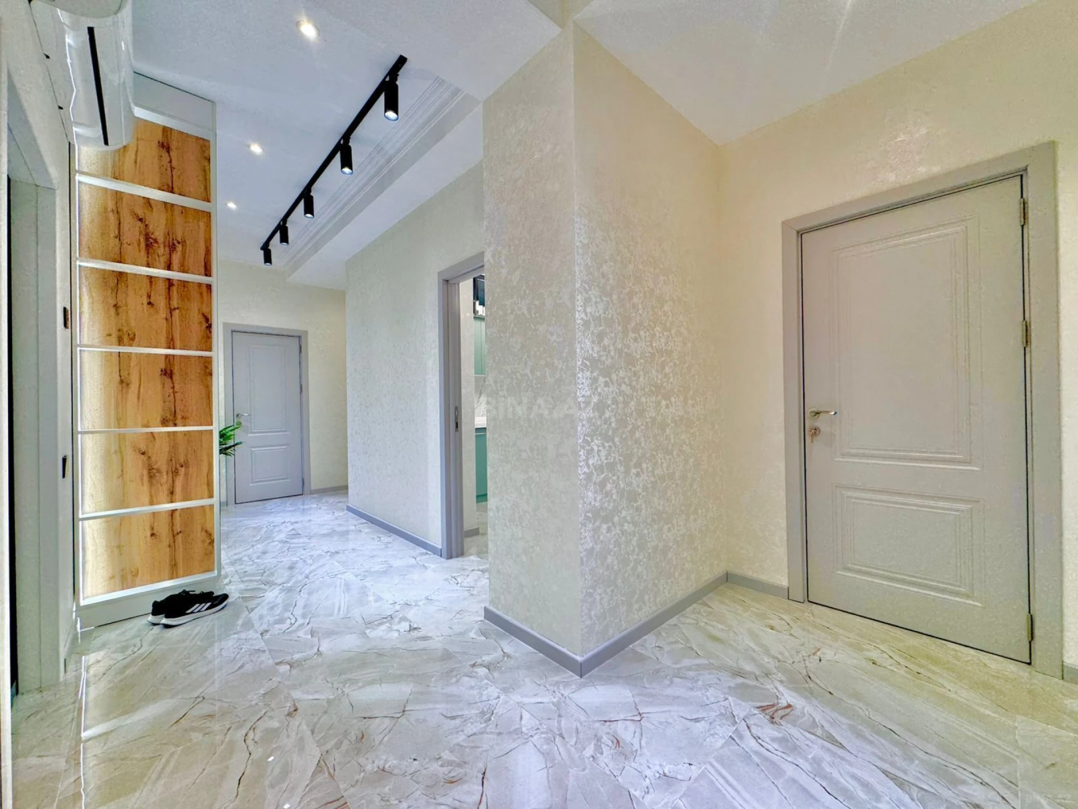 Satılır 2 otaqlı mənzil 85 m²