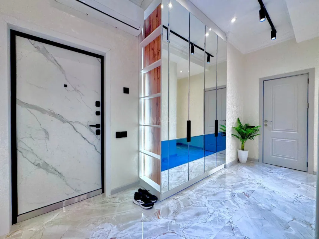 Satılır 2 otaqlı mənzil 85 m²