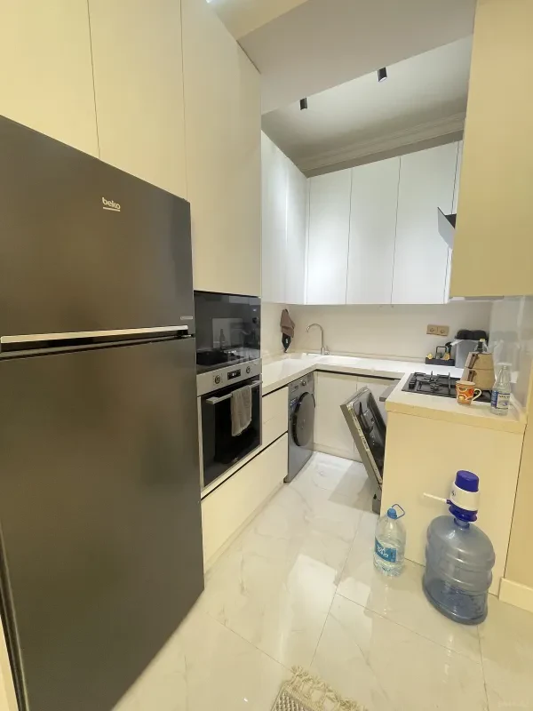 Kirayə verilir 2 otaqlı mənzil 80 m²
