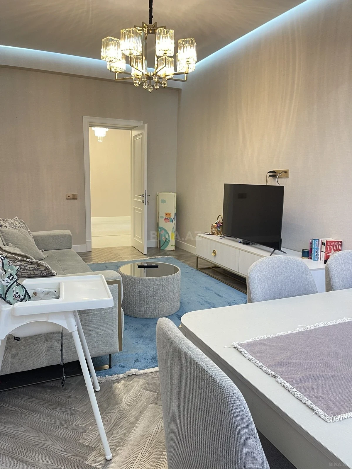 Kirayə verilir 2 otaqlı mənzil 80 m²