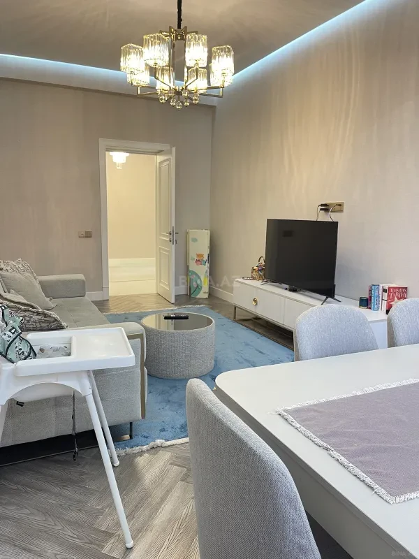 Kirayə verilir 2 otaqlı mənzil 80 m²