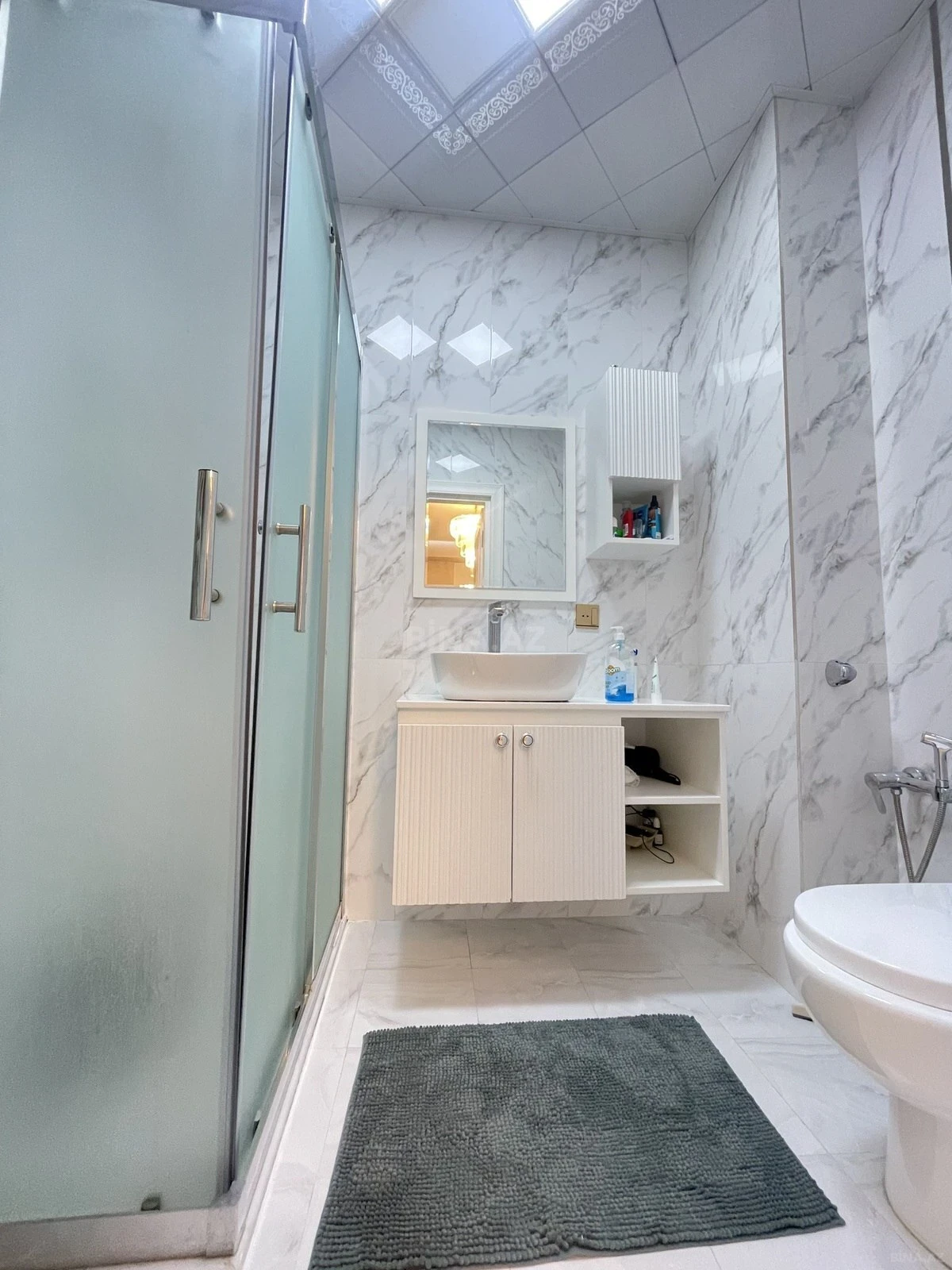 Kirayə verilir 2 otaqlı mənzil 80 m²