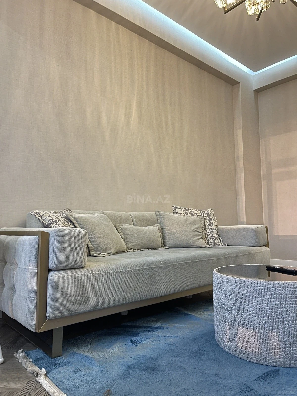 Kirayə verilir 2 otaqlı mənzil 80 m²