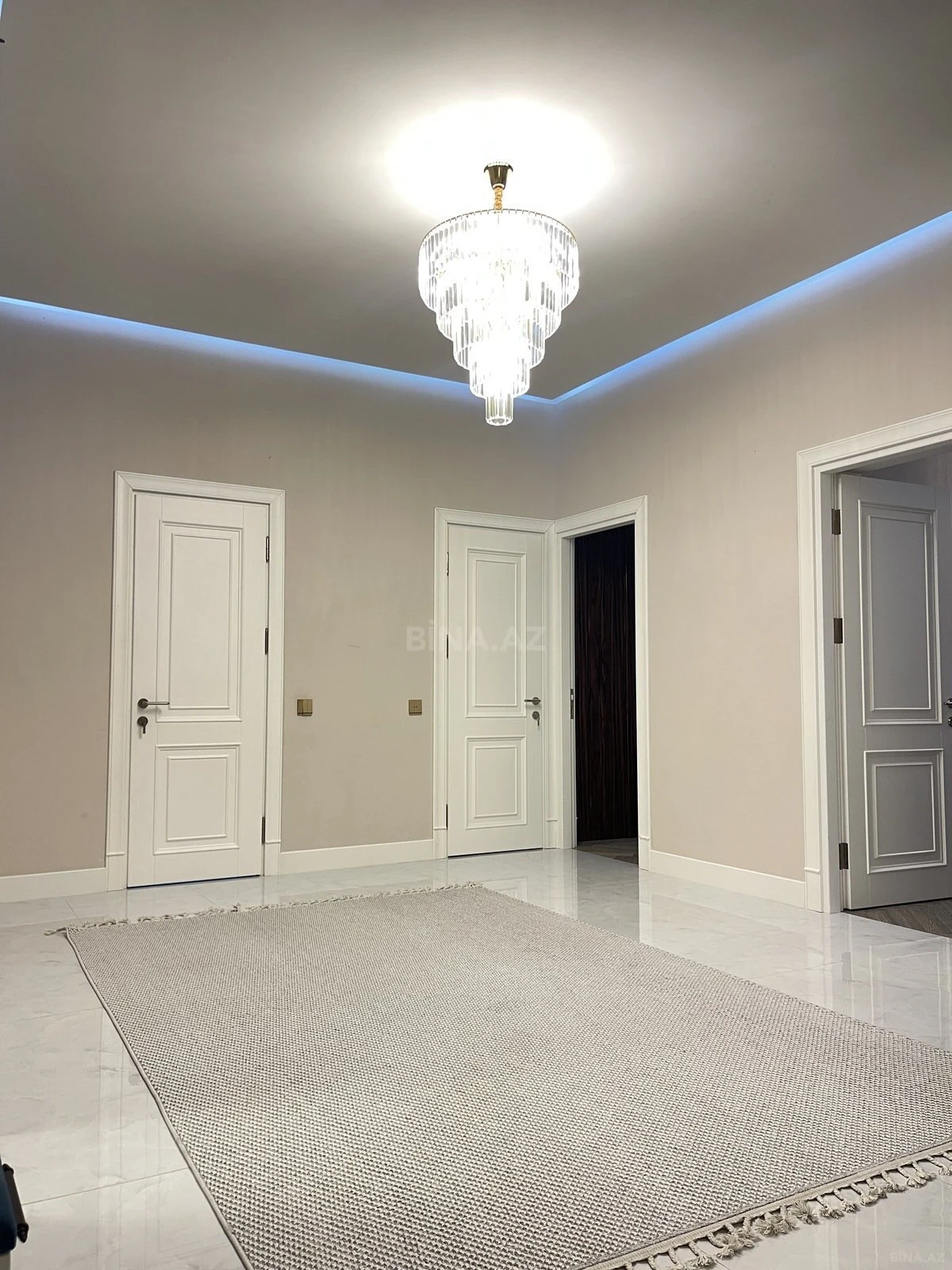 Kirayə verilir 2 otaqlı mənzil 80 m²