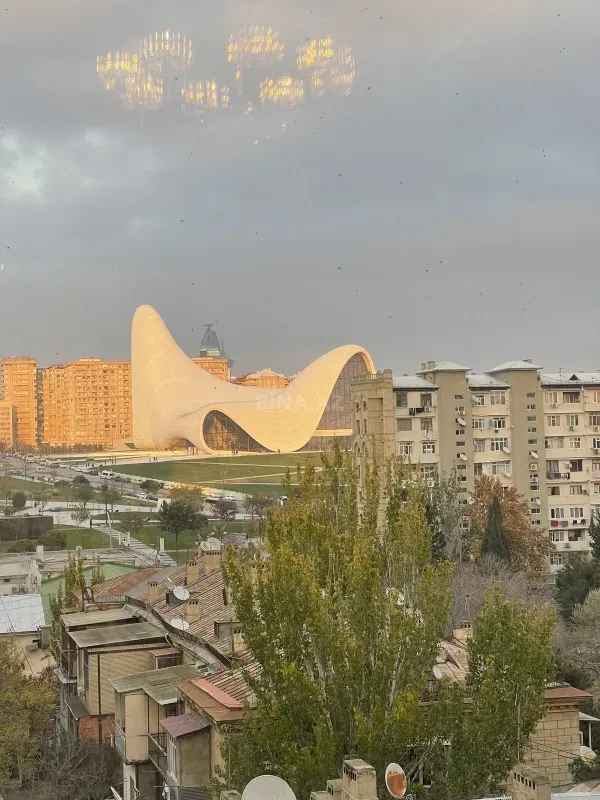 Kirayə verilir 2 otaqlı mənzil 80 m²
