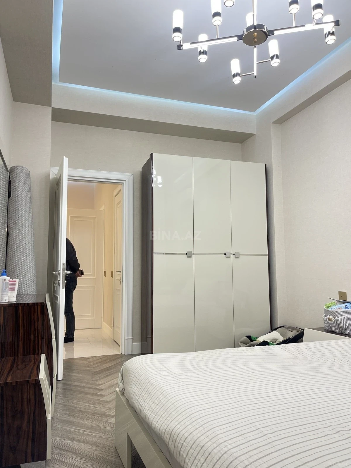 Kirayə verilir 2 otaqlı mənzil 80 m²