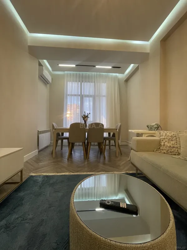 Kirayə verilir 2 otaqlı mənzil 80 m²