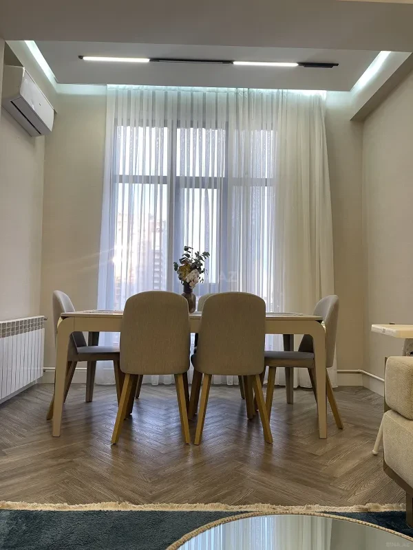 Kirayə verilir 2 otaqlı mənzil 80 m²