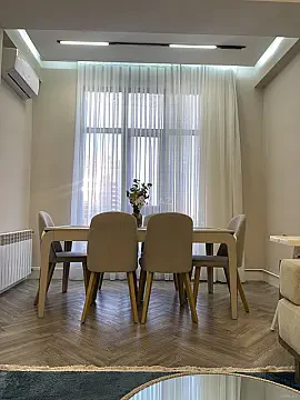 Kirayə verilir 2 otaqlı mənzil 80 m²