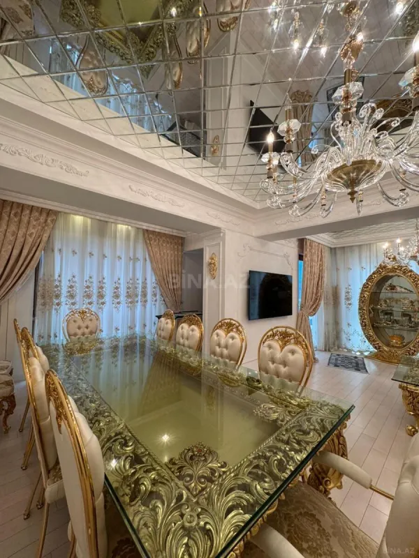 Satılır 4 otaqlı mənzil 181 m²