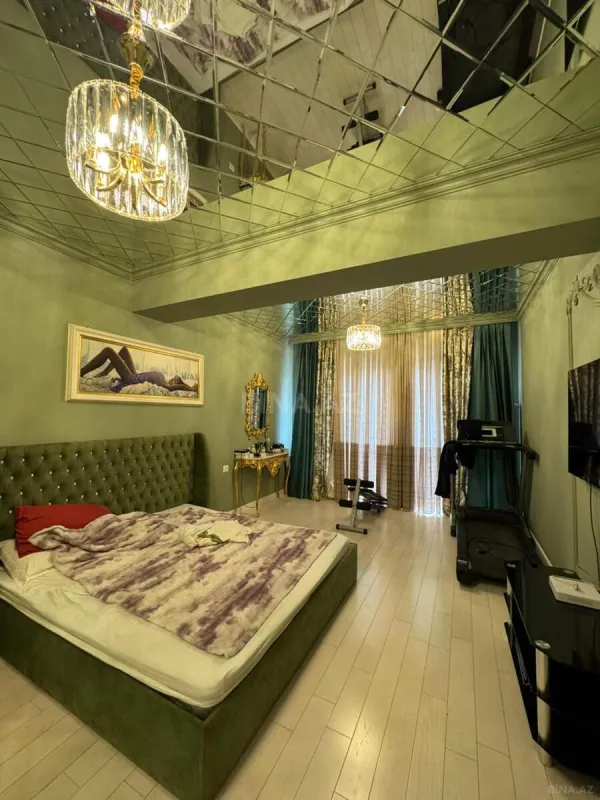 Satılır 4 otaqlı mənzil 181 m²