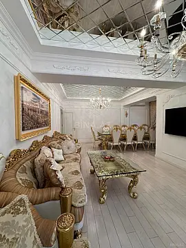 Satılır 4 otaqlı mənzil 181 m²