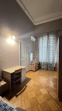 Satılır 5 otaqlı mənzil 190 m²