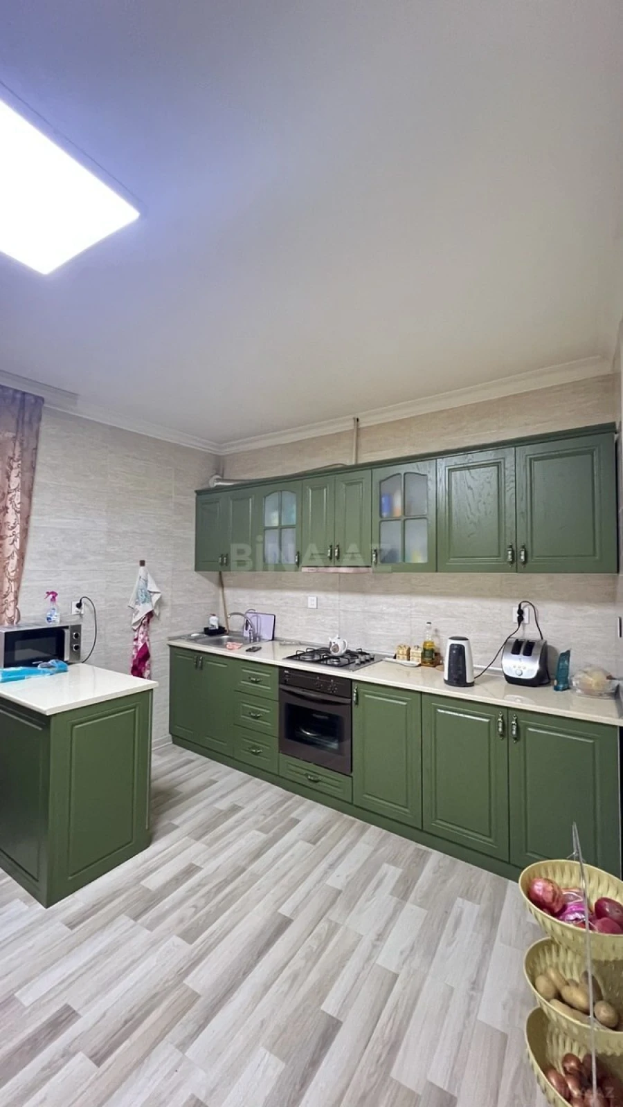 Satılır 5 otaqlı mənzil 190 m²