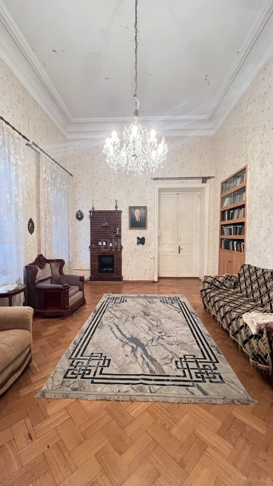 Satılır 5 otaqlı mənzil 190 m²