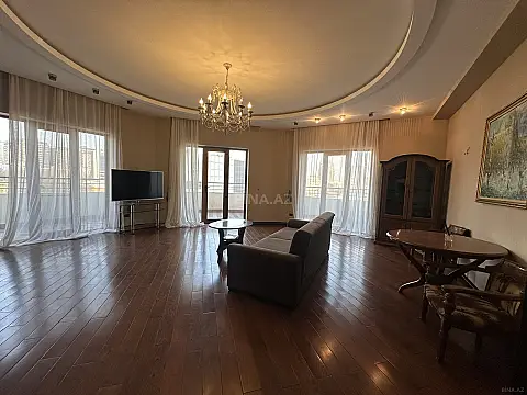 Satılır 4 otaqlı mənzil 202 m²