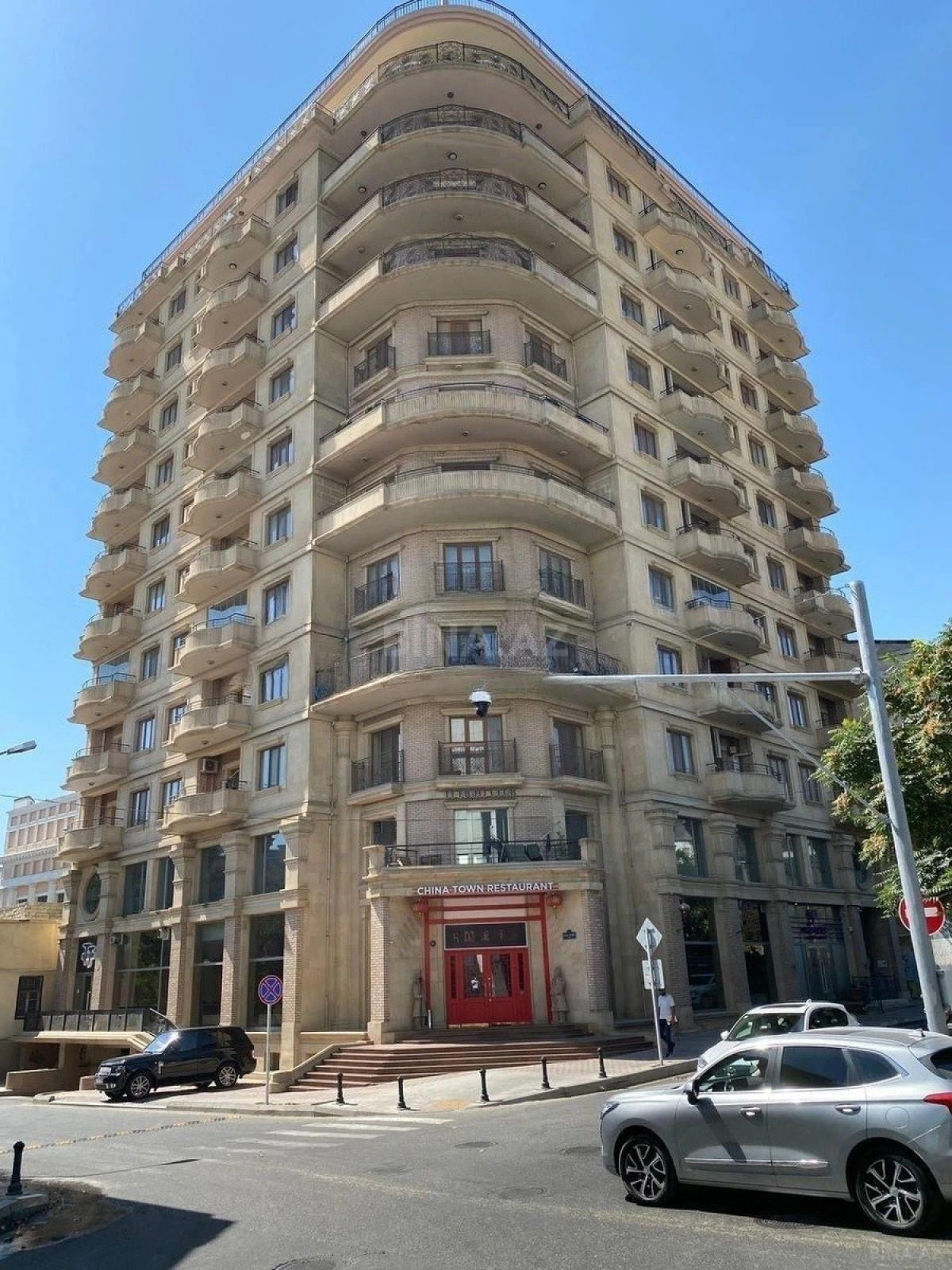 Satılır 4 otaqlı mənzil 202 m²