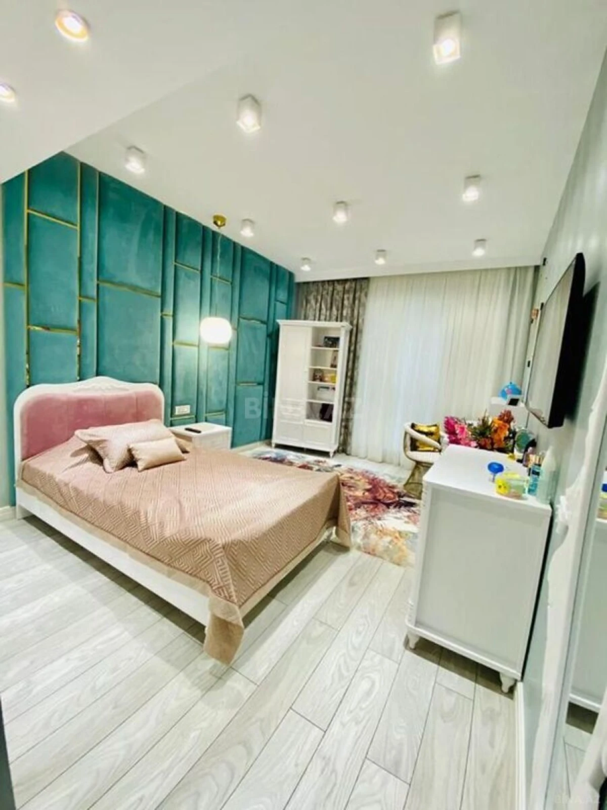 Kirayə verilir 3 otaqlı mənzil 130 m²