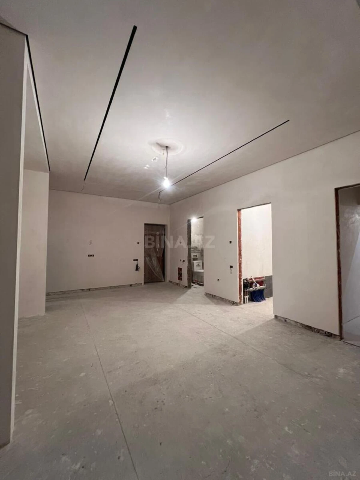 Satılır 4 otaqlı mənzil 230 m²
