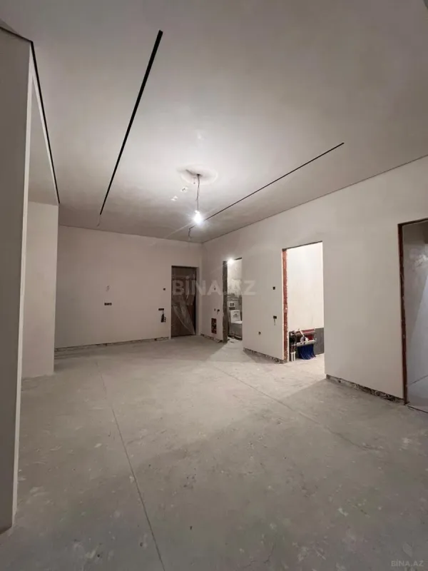 Satılır 4 otaqlı mənzil 230 m²