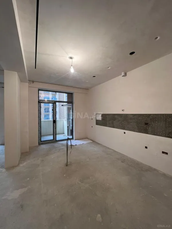 Satılır 4 otaqlı mənzil 230 m²