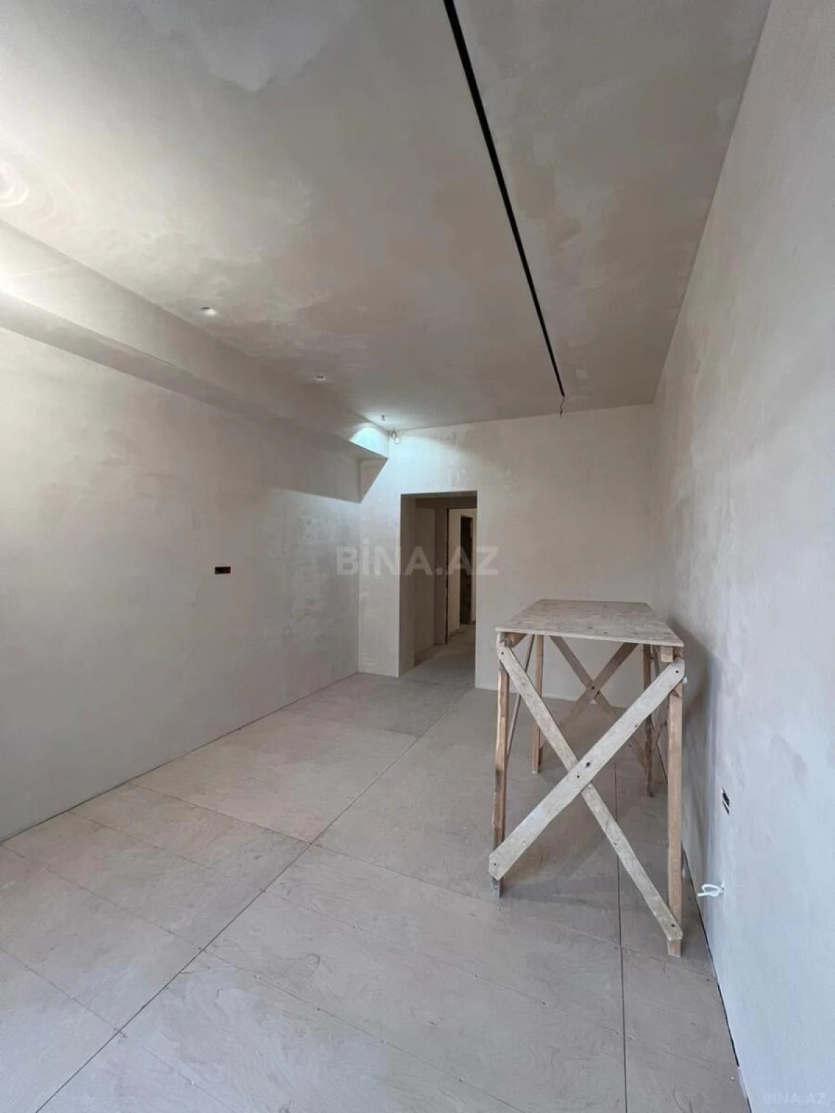 Satılır 4 otaqlı mənzil 230 m²