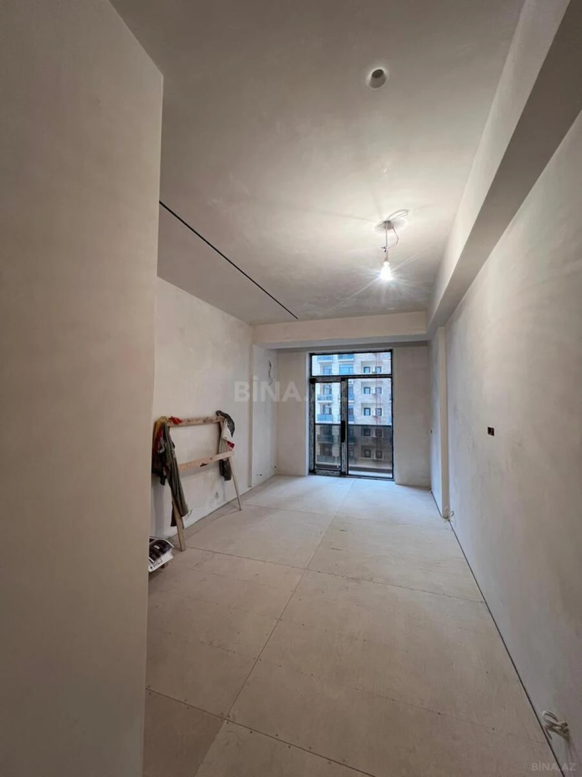 Satılır 4 otaqlı mənzil 230 m²