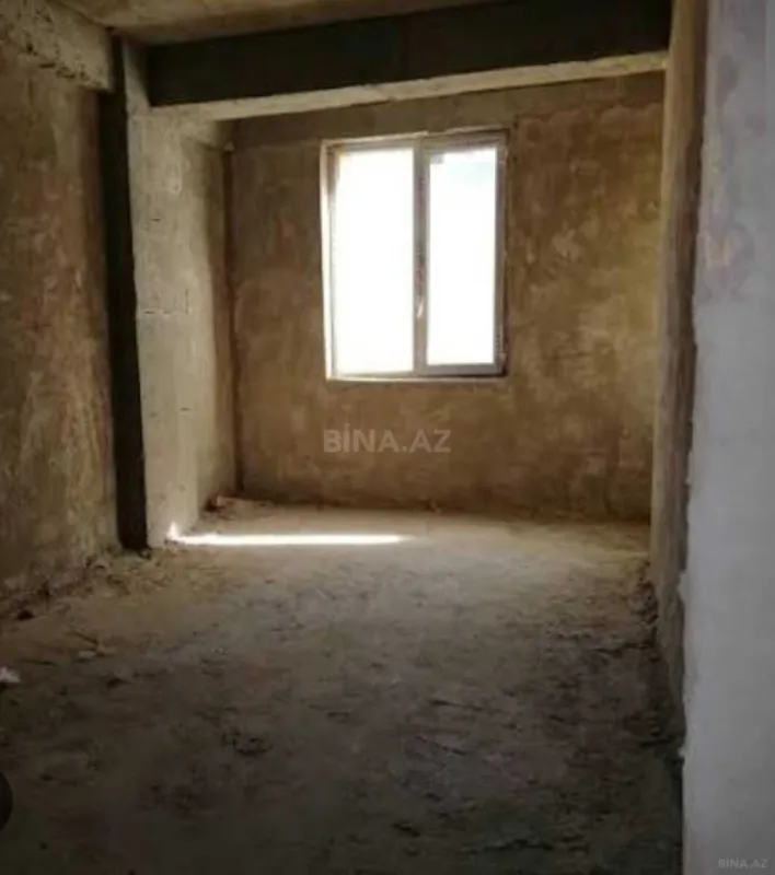 Satılır 4 otaqlı mənzil 142 m²