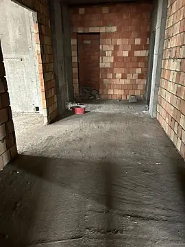 Satılır 4 otaqlı mənzil 142 m²