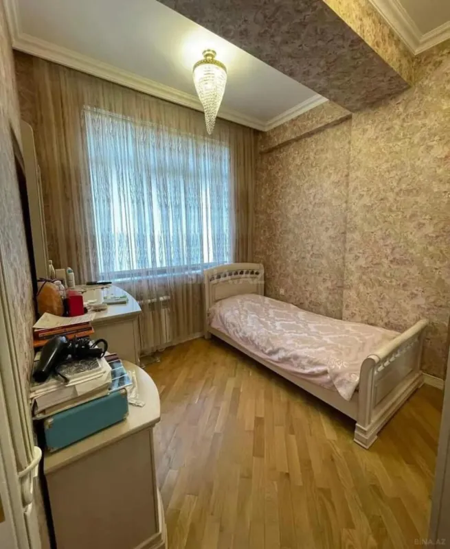 Satılır 3 otaqlı mənzil 112 m²
