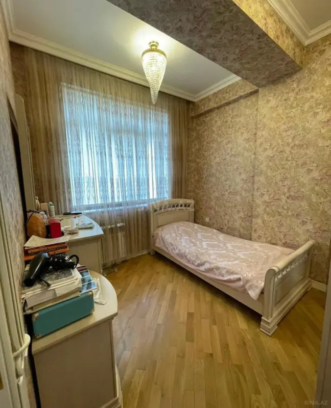 Satılır 3 otaqlı mənzil 112 m²