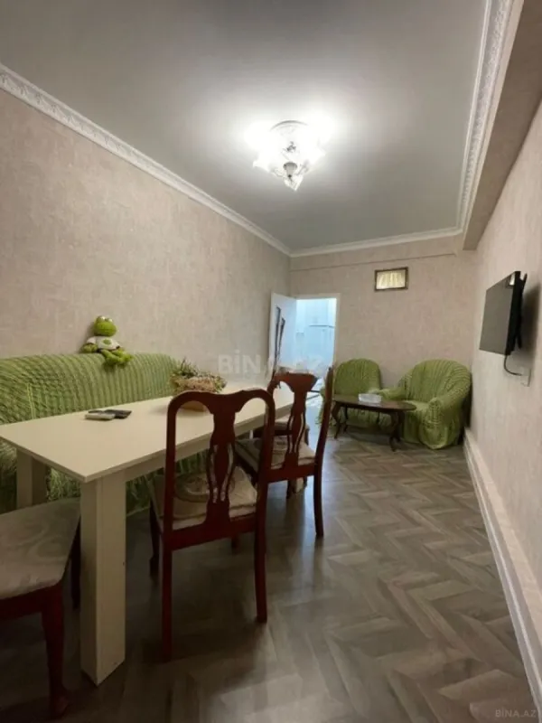 Kirayə verilir 2 otaqlı mənzil 65 m²