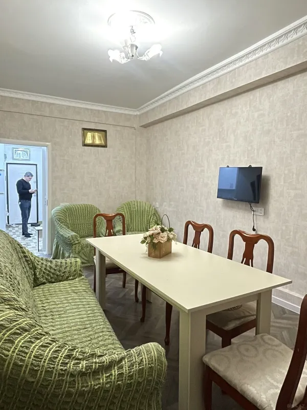 Kirayə verilir 2 otaqlı mənzil 65 m²
