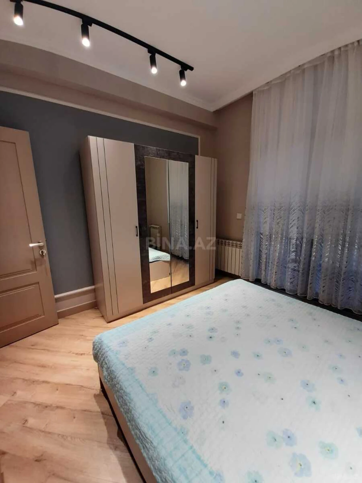 Kirayə verilir 1 otaqlı mənzil 60 m²