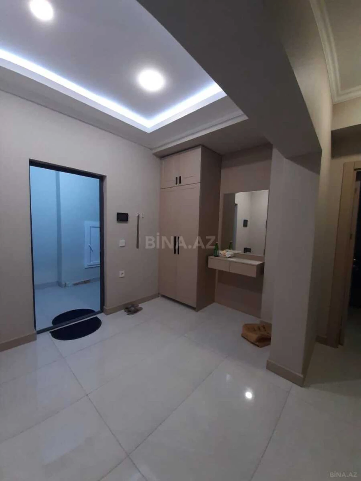Kirayə verilir 1 otaqlı mənzil 60 m²