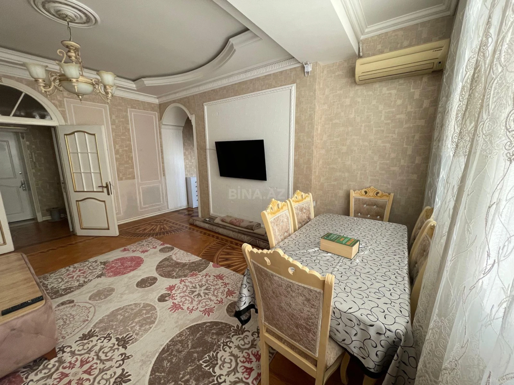 Satılır 4 otaqlı mənzil 130 m²