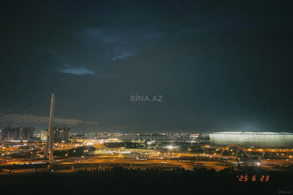 Satılır 4 otaqlı mənzil 130 m²