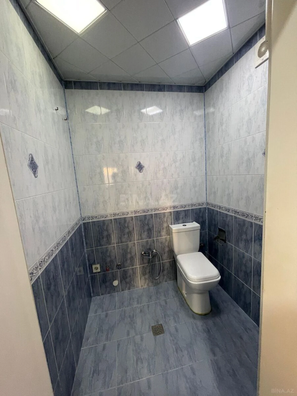 Satılır 4 otaqlı mənzil 130 m²