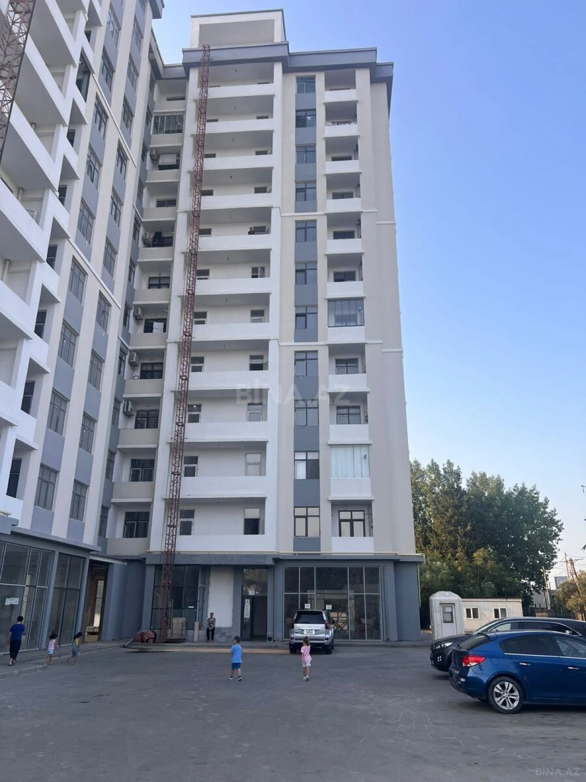 Satılır 4 otaqlı mənzil 130 m²