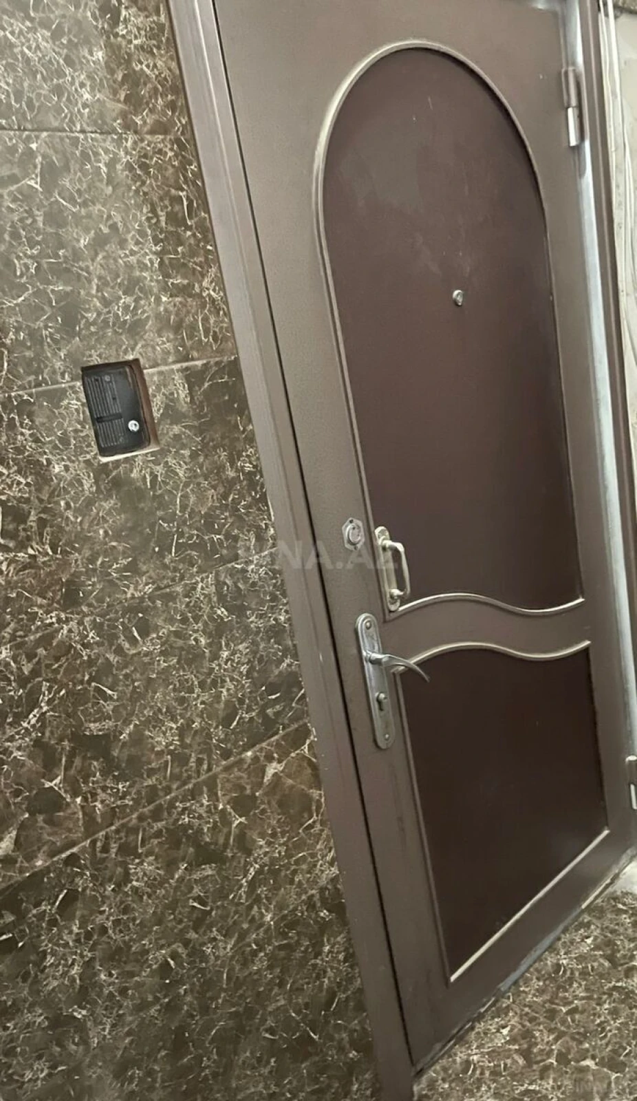 Satılır 4 otaqlı mənzil 130 m²