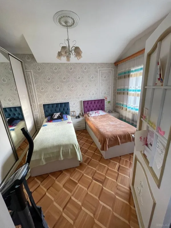 Satılır 4 otaqlı mənzil 130 m²