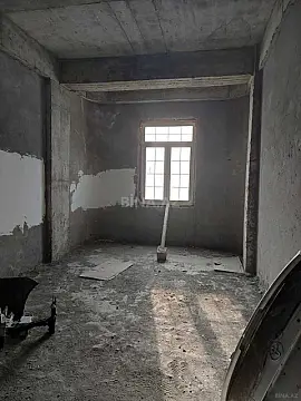 Satılır 5 otaqlı mənzil 234 m²